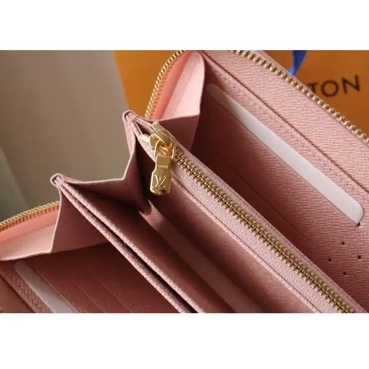 2204DJ0036 Bag LV 0608